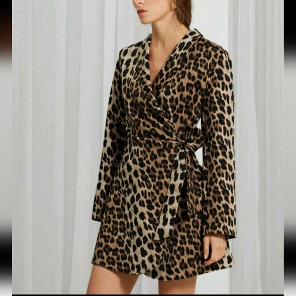 Elegant Asymmetric Hem Wrap Style Short Dress With Random Vintage - Picture 1 of 4